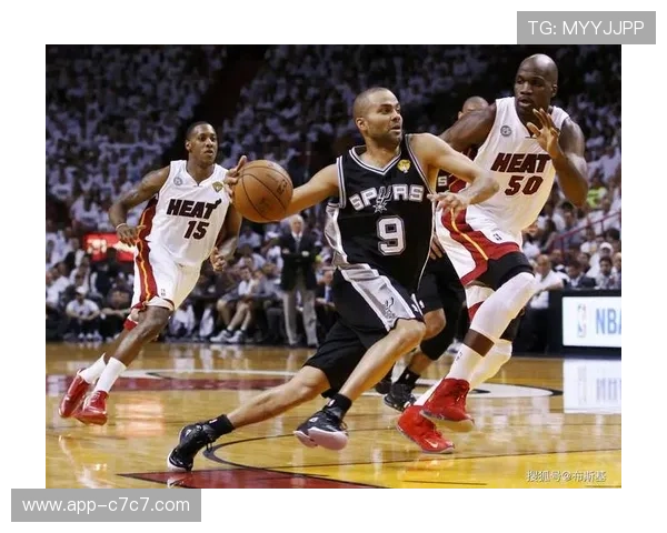 马刺深度阵容应对赛季挑战。 马刺深度阵容应对赛季挑战。