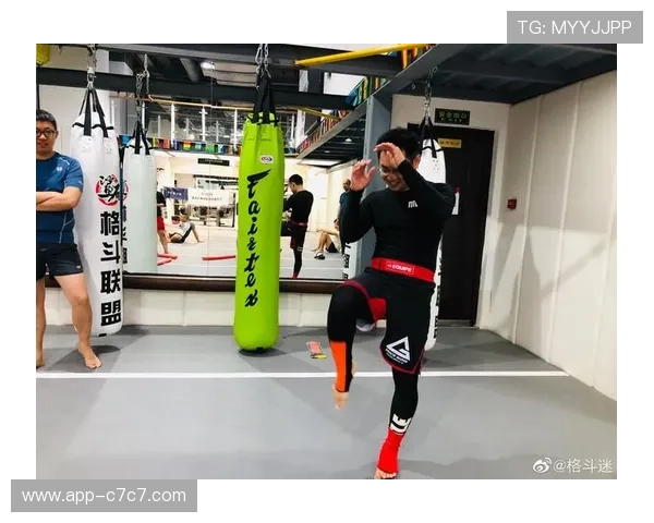 虎扑社区预测热潮,格斗迷热议赛事走向与技术细节 虎扑社区预测热潮,格斗迷热议赛事走向与技术细节